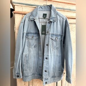 Wild & Fable boyfriend oversized style Jean jacket.
NWT Size Small